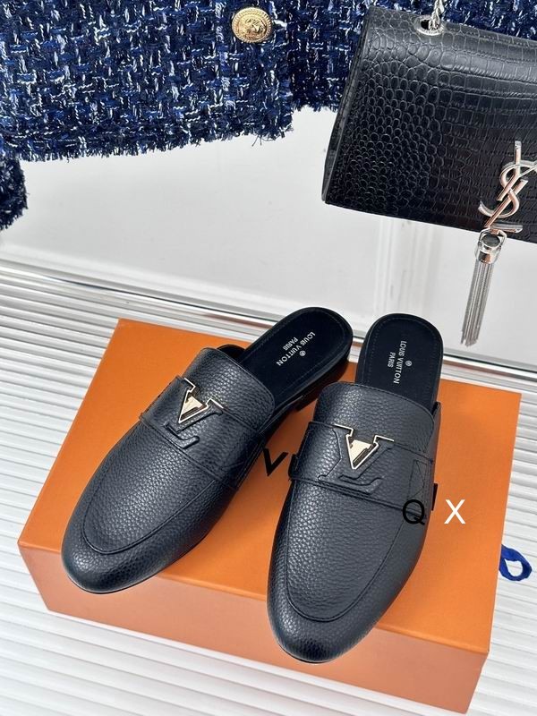 LV Men's Shoes 427